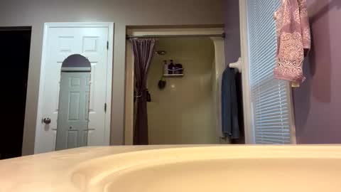 Snapshot of sly050585 chatting on January 2026 09:39:02 PM sly050585 online show from January 2026 09:39:02 PM