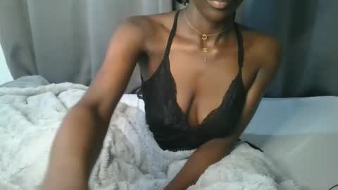 Snapshot of sly_rose chatting on December 2025 10:05:02 PM sly_rose online show from December 2025 10:05:02 PM