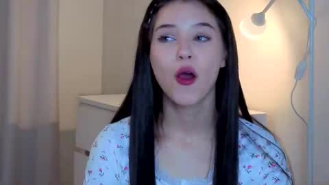 Snapshot of slyshypie chatting on September 2025 01:27:01 PM Lily online show from September 2025 01:27:01 PM