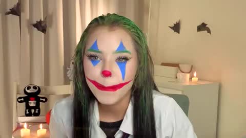 Snapshot of slyshypie chatting on October 2025 01:34:02 PM Lily online show from October 2025 01:34:02 PM