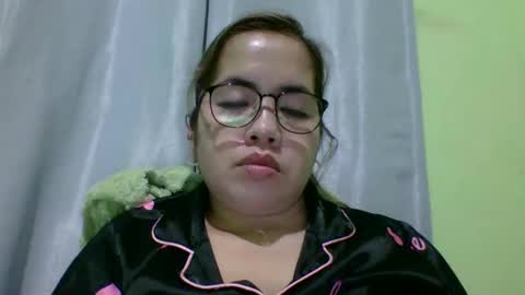 Snapshot of small_boobs59 chatting on December 2025 03:07:01 PM Lovewella online show from December 2025 03:07:01 PM