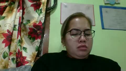 Snapshot of small_boobs59 chatting on February 2026 01:21:02 PM Lovewella online show from February 2026 01:21:02 PM