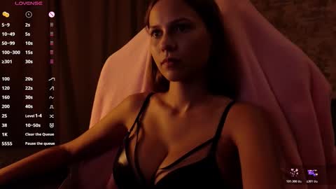 Snapshot of small_emma0 chatting on October 2025 07:03:01 PM Emma online show from October 2025 07:03:01 PM