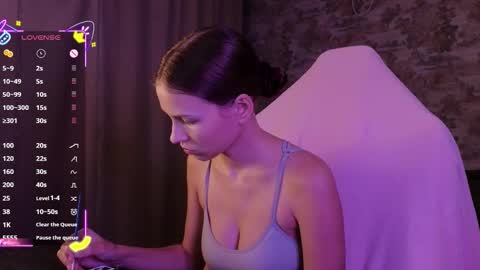 Snapshot of small_emma0 chatting on November 2025 06:43:01 PM Emma online show from November 2025 06:43:01 PM