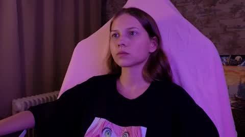 Snapshot of small_emma0 chatting on February 2026 11:56:02 PM Emma online show from February 2026 11:56:02 PM