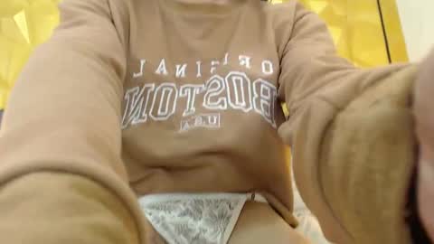 Snapshot of small_hot19 chatting on March 2025 02:40:01 PM Small Hot19 online show from March 2025 02:40:01 PM