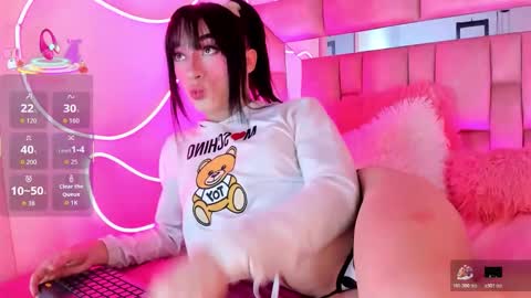 Snapshot of small_hot19 chatting on October 2025 11:07:01 AM Small Hot19 online show from October 2025 11:07:01 AM