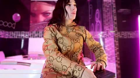 Snapshot of small_hot19 chatting on December 2025 09:47:02 AM Small Hot19 online show from December 2025 09:47:02 AM