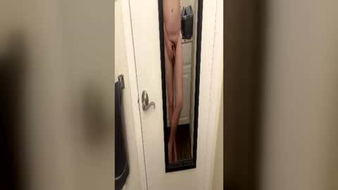 smalldick0324 online show from June 2026 12:07:02 PM