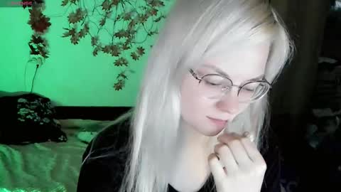 Snapshot of smallimpmeili chatting on November 2025 07:36:02 PM smallimpmeili online show from November 2025 07:36:02 PM