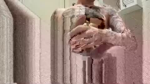 Snapshot of smallone8825 chatting on January 2025 06:23:01 PM smallone8825 online show from January 2025 06:23:01 PM