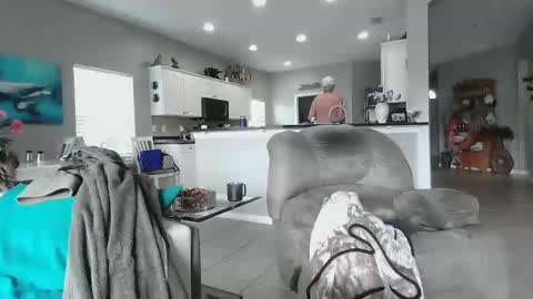 Snapshot of smallpenisbigtongue chatting on February 2025 03:27:02 PM Daddy online show from February 2025 03:27:02 PM