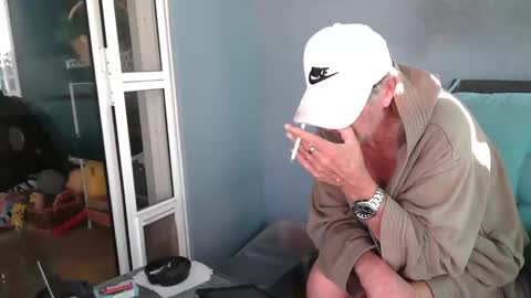 Snapshot of smallpenisbigtongue chatting on November 2025 01:15:01 PM Daddy online show from November 2025 01:15:01 PM