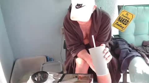 Snapshot of smallpenisbigtongue chatting on December 2025 03:20:01 PM Daddy online show from December 2025 03:20:01 PM