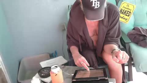 Snapshot of smallpenisbigtongue chatting on January 2026 02:44:01 PM Daddy online show from January 2026 02:44:01 PM