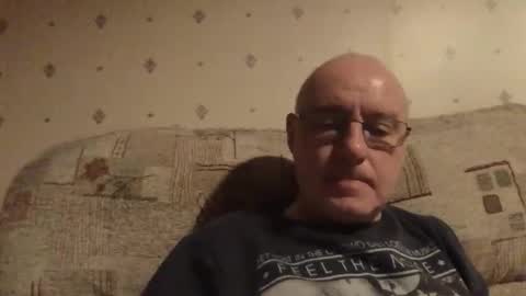 Snapshot of smallsteve562 chatting on September 2025 10:13:01 PM Steve online show from September 2025 10:13:01 PM