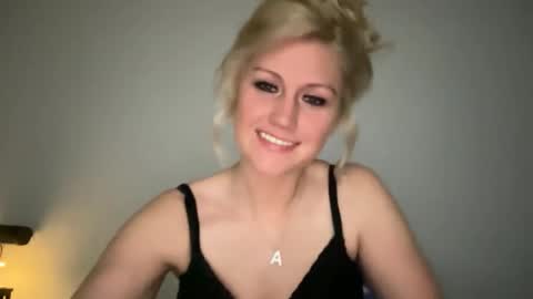 smexxii93 online show from February 2026 03:57:02 AM