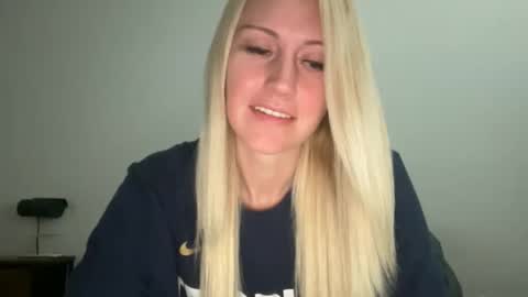 Snapshot of smexxii93 chatting on May 2026 02:25:01 PM smexxii93 online show from May 2026 02:25:01 PM