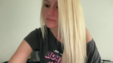 Snapshot of smexxii93 chatting on July 2026 07:40:02 PM smexxii93 online show from July 2026 07:40:02 PM