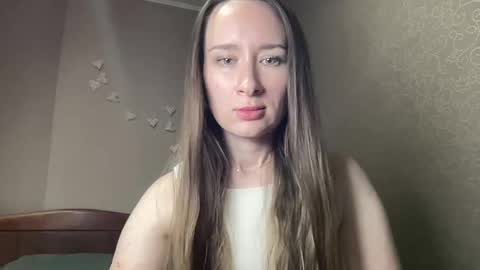 smilequeen_ online show from October 2025 06:06:01 PM