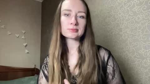 smilequeen_ online show from October 2025 07:01:02 PM