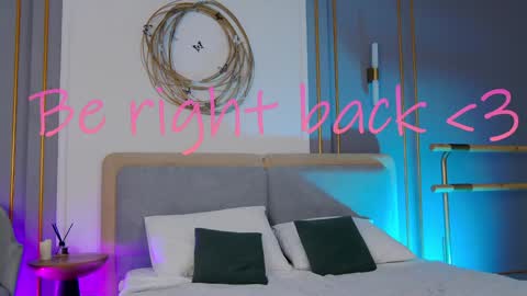 Mia online show from February 2025 08:11:01 AM