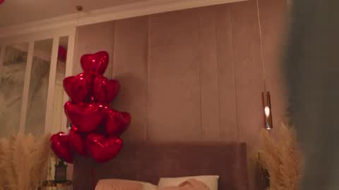 Mia online show from February 2026 05:08:02 AM