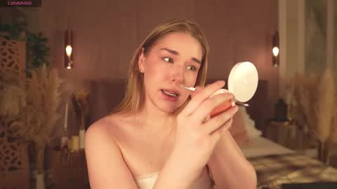 Mia online show from March 2026 05:14:02 AM