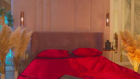 Mia online show from April 2026 05:05:01 AM