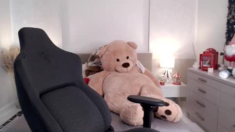 S online show from February 2025 10:15:02 AM