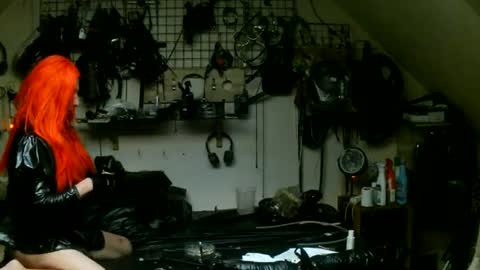 smokeslut365 online show from June 2026 11:07:02 PM