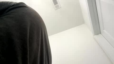 Snapshot of smokeymt420 chatting on September 2025 10:33:01 PM smokeymt420 online show from September 2025 10:33:01 PM