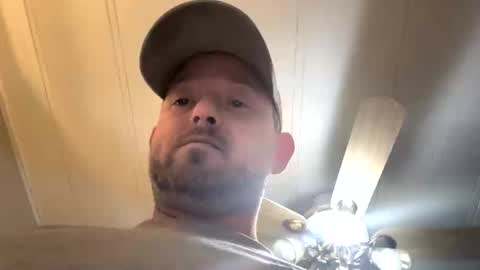 Snapshot of smokeymt420 chatting on December 2025 02:05:01 AM smokeymt420 online show from December 2025 02:05:01 AM