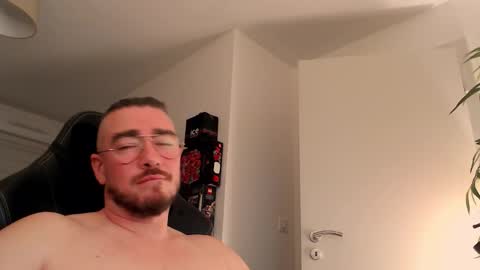 AllDayIDream online show from October 2025 09:13:01 PM