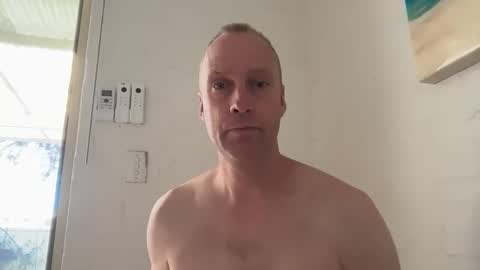 Snapshot of smoothroundbottom chatting on October 2025 02:55:01 AM KinkyDonks online show from October 2025 02:55:01 AM