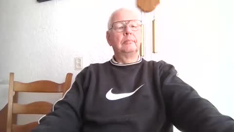 Snapshot of smoothy5460 chatting on February 2025 12:39:01 PM smoothy5460 online show from February 2025 12:39:01 PM