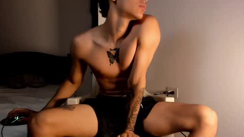 Snapshot of snakebutterfly chatting on January 2025 07:13:02 AM snakebutterfly online show from January 2025 07:13:02 AM