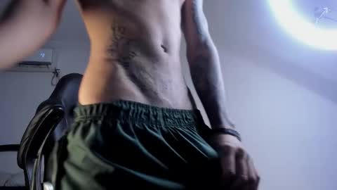 Snapshot of snakebutterfly chatting on September 2025 07:52:02 AM snakebutterfly online show from September 2025 07:52:02 AM