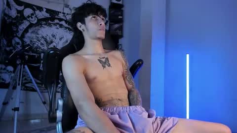 Snapshot of snakebutterfly chatting on December 2025 07:13:02 AM snakebutterfly online show from December 2025 07:13:02 AM