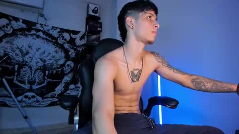 Snapshot of snakebutterfly chatting on December 2025 12:15:02 AM snakebutterfly online show from December 2025 12:15:02 AM