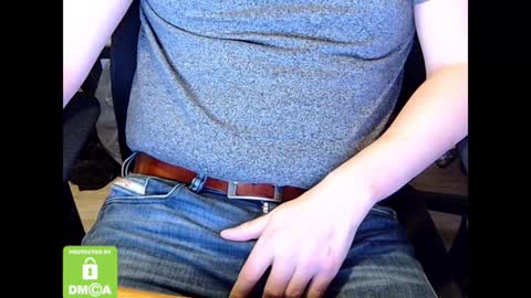 Snapshot of sneakybill82 chatting on January 2025 10:01:01 PM Sneakybill online show from January 2025 10:01:01 PM