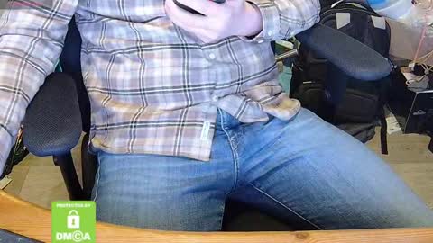 Snapshot of sneakybill82 chatting on March 2025 07:52:01 AM Sneakybill online show from March 2025 07:52:01 AM