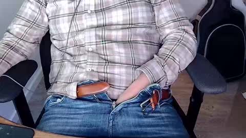 Snapshot of sneakybill82 chatting on October 2025 09:39:02 PM Sneakybill online show from October 2025 09:39:02 PM