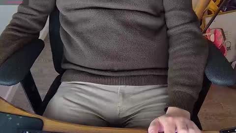 Snapshot of sneakybill82 chatting on January 2026 09:18:01 PM Sneakybill online show from January 2026 09:18:01 PM