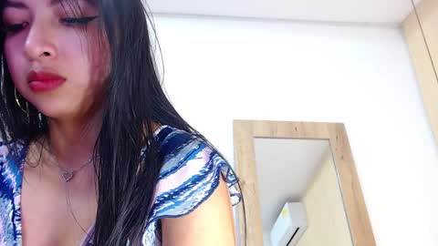 Snapshot of sneakyy_fantasy chatting on December 2024 06:02:02 AM Hellen online show from December 2024 06:02:02 AM