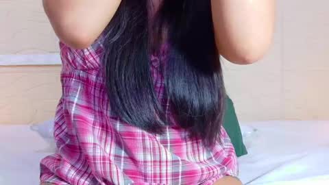 Snapshot of sneakyy_fantasy chatting on February 2025 06:50:02 AM Hellen online show from February 2025 06:50:02 AM