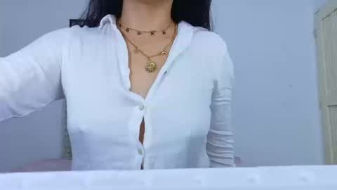 Snapshot of sneakyy_fantasy chatting on February 2026 03:55:01 PM Hellen online show from February 2026 03:55:01 PM