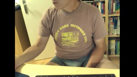 sneaxfreund online show from September 2025 09:38:01 PM