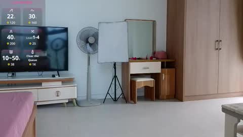 SnejinkaMisha online show from September 2025 11:18:01 PM