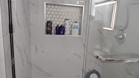 Snapshot of snizniz chatting on December 2024 05:17:01 AM snizniz online show from December 2024 05:17:01 AM